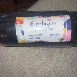 Exclusivo Mezcla Black Flannel Throw Blanket 50x70 inch